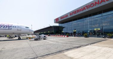 Aeroporti Ndërkombëtar i Tiranës vendos rekord të ri: 50,892 pasagjerë dhe 298 fluturime në një ditë të vetme