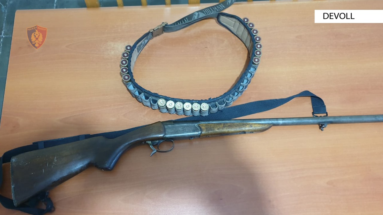 Dhunoi bashkëshorten, arrestohet 24-vjeçari në Devoll