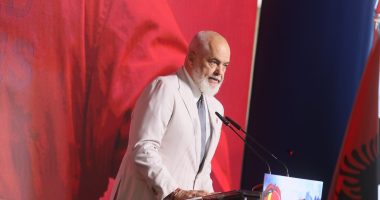 Beteja me zjarret/ Rama: Së shpejti do të kemi flotën tonë, me dy avionë zjarrfikës