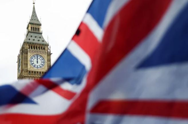 Britania: Takimi SHBA-Rusi hapi i parë drejt negociatave serioze për paqe