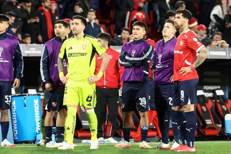 Kur futbolli kthehet në “luftë”/ Dhunë ekstreme e tifozëve, ndërpritet sfida në Kupën e Amerikës