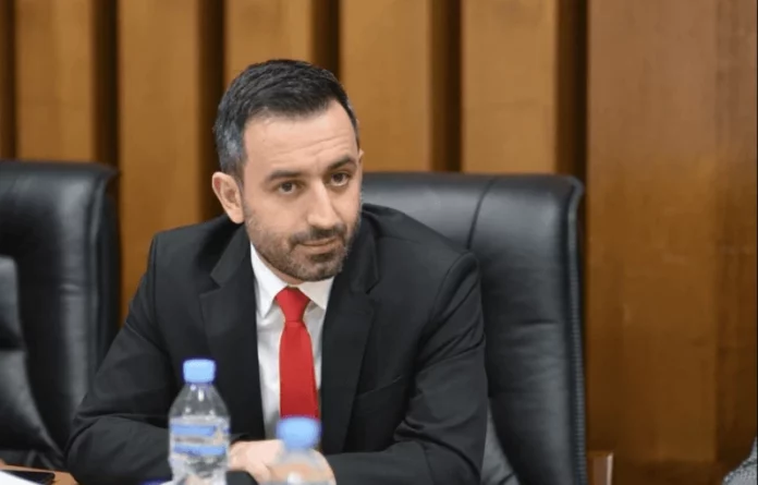 Deputet i VetëVendosjes për dy mandate/ Kush është Dimal Basha, kreu i ri i Kuvendit në Kosovë