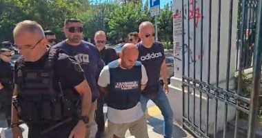 Vrau gruan, nuk pendohet/ Greqi, Pandeli Nakoleci paraqitet në prokurori, hesht para mediave