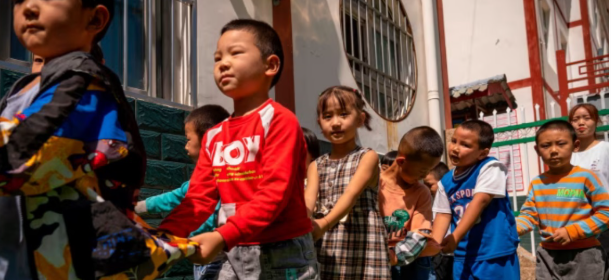 Studentët spiunë kinezë/ Britani, Pekini u kërkon studentëve të përgjojnë të rinjtë anglezë