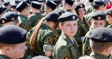 Rusia nis testime për t’i identifikuar liderët qysh në vegjëli