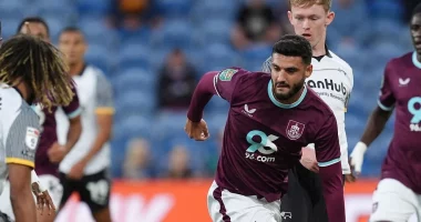 Armando Broja debuton me asist/ Sulmuesi kuqezi luan si titullar në Kupë te Burnley