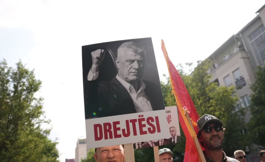 Protesta në Kosovë: Lironi Hashimin! Prishtinë, mijëra në shesh kundër Gjykatës Speciale të Hagës