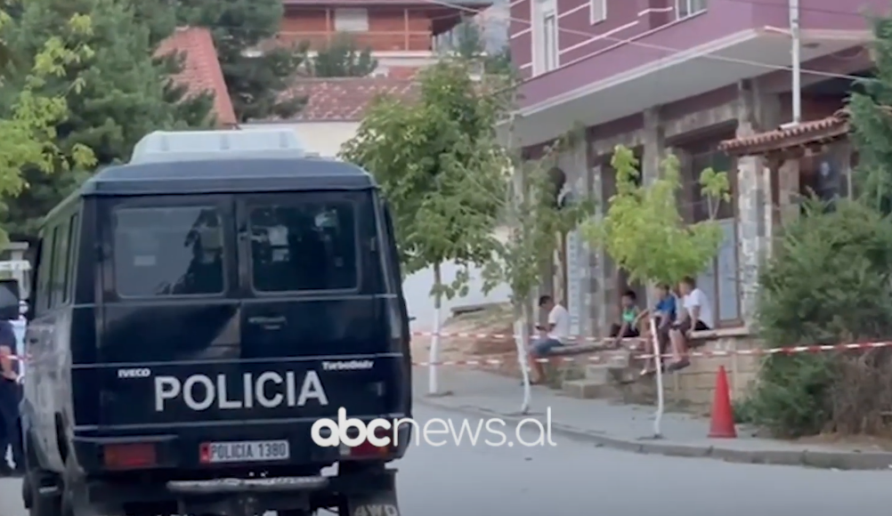Vrasja e 14-vjeçarit në Maliq/ Dy të miturit ishin konfliktuar një ditë më parë, u takuan në lokal për t’u sqaruar