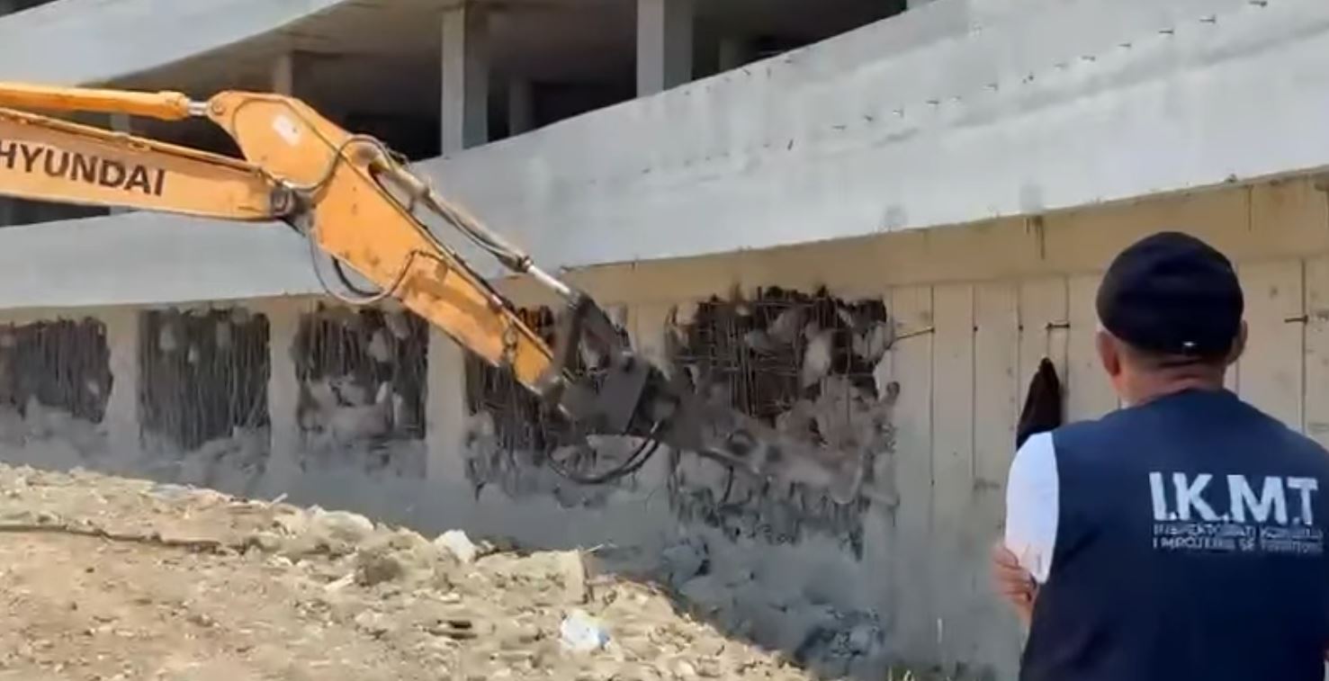 Vlorë/ “Meraku se nuk ndëshkohen shkelësit e mëdhenj për hapësirat publike”, Rama-kritikëve: Së shpejti masa të reja, mesazhi i qartë për të gjithë