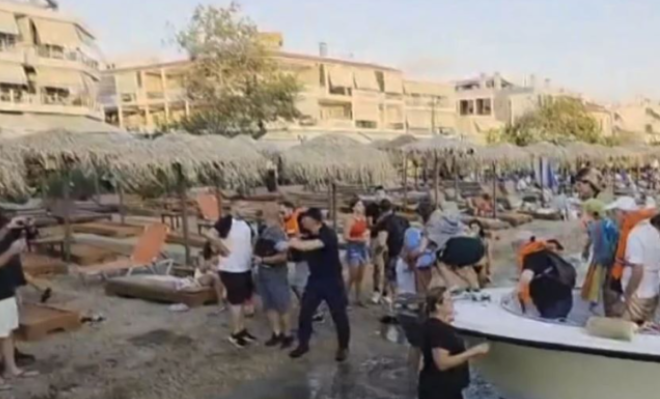 Greqi/ Fundoset trageti, shpëtojnë mrekullisht udhëtarët