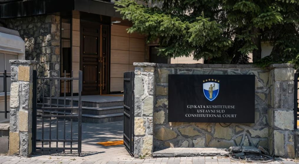 “Ngërçi politik” në Kosovë/ Kushtetuesja pritet të dalë me vendim për konstituimin e Kuvendit