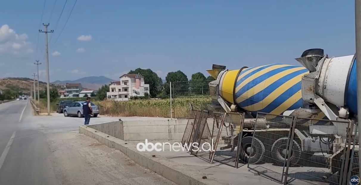 “Çlirimi” i akseve kombëtare/ Korçë, nis aksioni për heqjen e objekteve pranë rrugëve