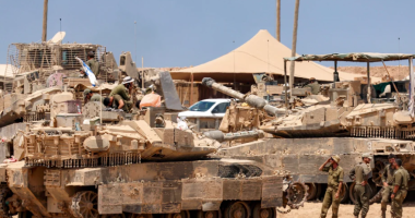Izraeli, gati për pushtim/ NBC News: Imazhet satelitore tregojnë grumbullim të trupave në kufi me Gazën
