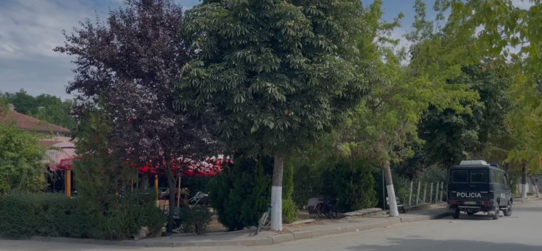 Vrasja e 14-vjeçarit në Korçë, familjarët e autorit largohen nga banesa për arsye sigurie