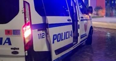 Iu gjetën armë zjarri dhe armë të ftohta në makinë, ndalohet në Qafë Thanë shtetasi polak