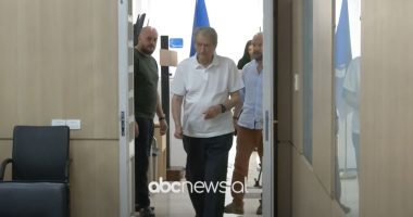 “Kundër dekoratave, blini lopata”/ Berisha: Zjarrfikësit nuk duan lëvdata, por mjete!