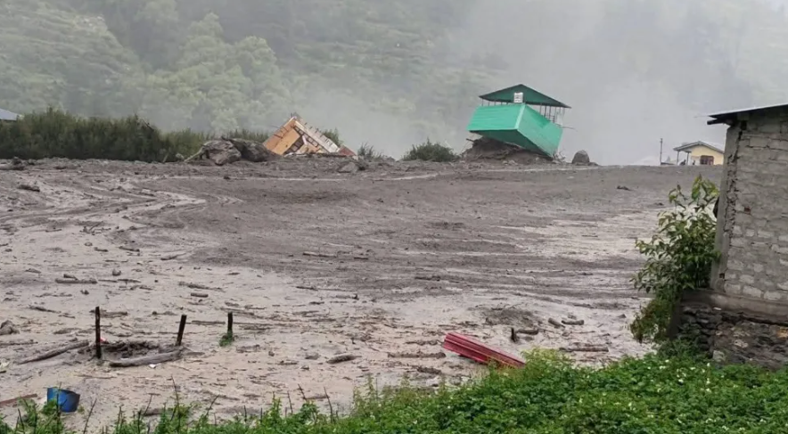 Shirat e rrëmbyeshëm shkaktojnë përmbytje në Indi/ Raportohet për një viktimë, mbi 100 persona të zhdukur
