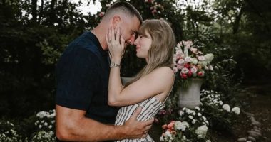 Taylor Swift njofton fejesën me kampionin e Ligës së Futbollit Amerikan