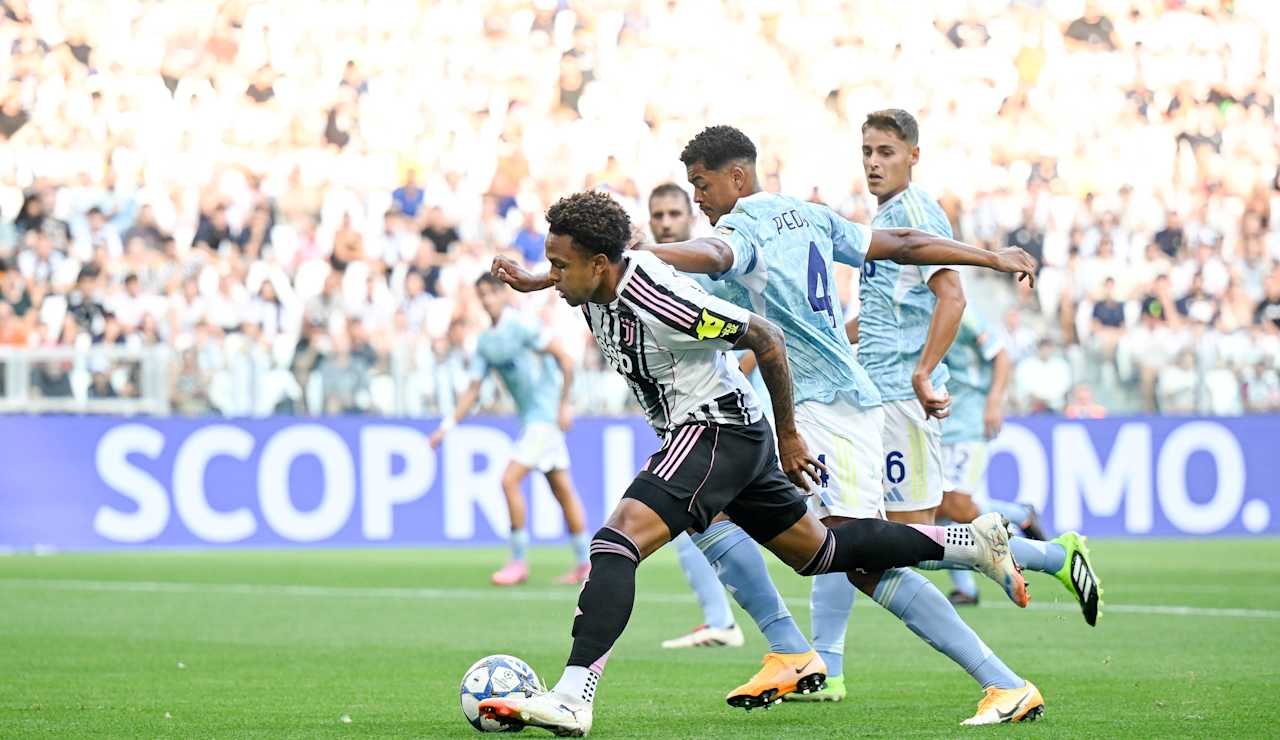 Tifozët prishin “festën” e Juventus/  Pushtojnë fushën dhe mbyllin përpara kohe miqësoren e “Zonjës”