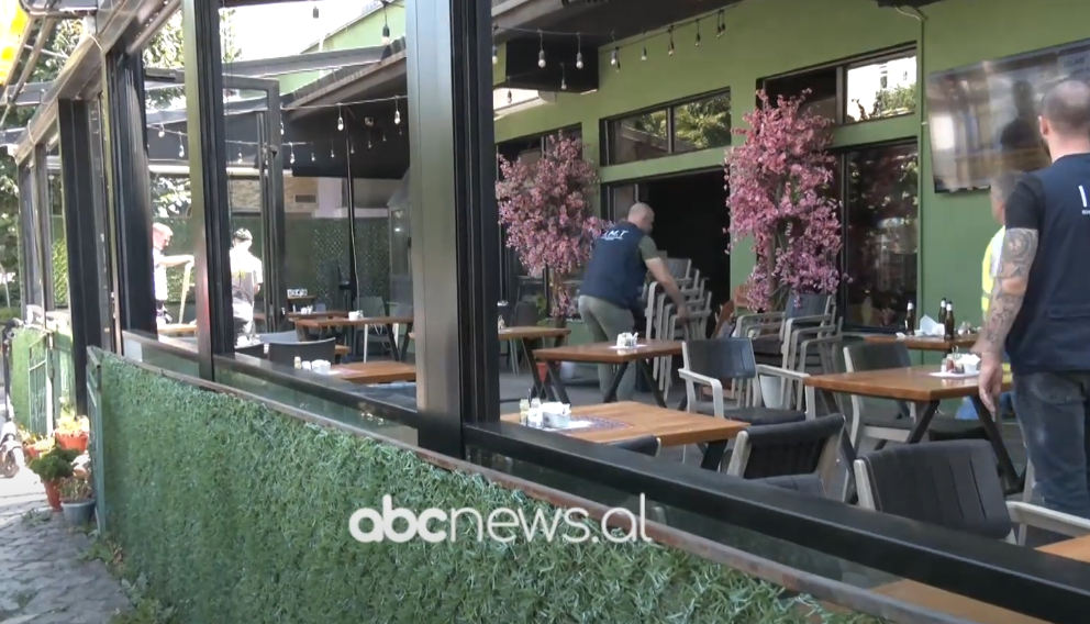 Lirimi i hapësirave publike/  Kukës, disa biznese çmontojnë vetë strukturat