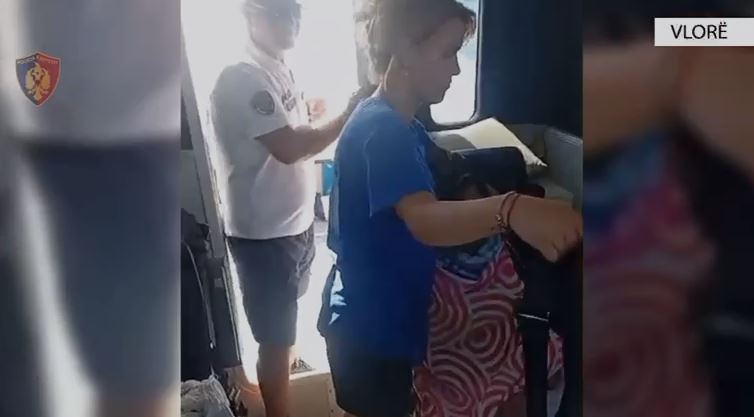 VIDEO/ Rrezikoi të mbytej në det, shpëtohet nga policia kufitare një person në Vlorë