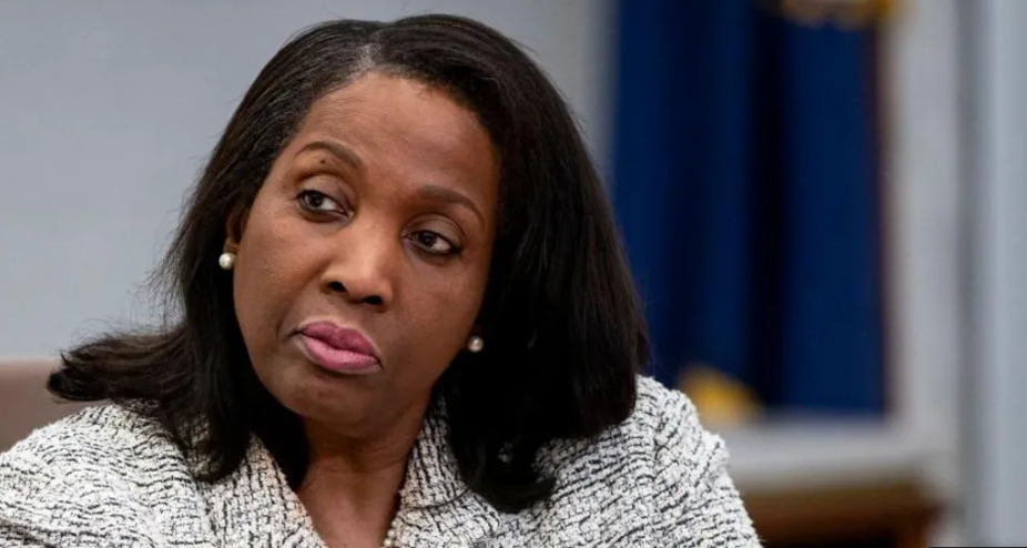 Kush është Lisa Cook dhe për çfarë akuzohet guvernatorja e Rezervës Federale?