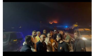 Delvinë/ Zjarrfikëset, Forcat e Armatosura dhe policia në terren për të vënë në kontroll vatrat e rrezikshme, evakuohen banorët