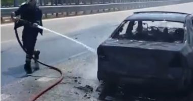 Vlorë, makina merr flakë në autostradë, ndërhyjnë zjarrfikësit