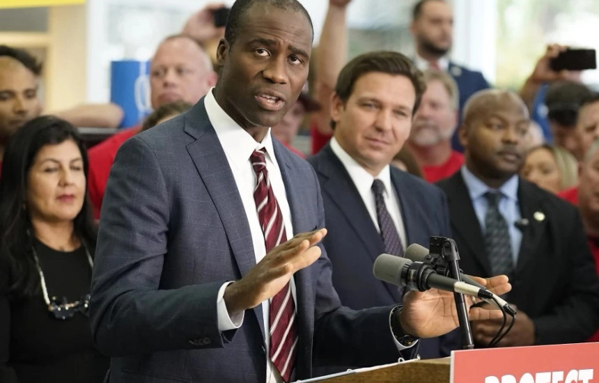 Florida gati të heqë detyrimet për vaksinim në fëmijëri