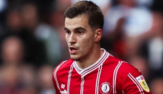 Mehmeti, ylli pa fanelën kuqezi/ Futbollisti shqiptar shkëlqen sërish fort në Championship