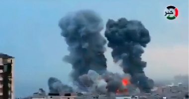 VIDEO/ Izraeli bombardon një port në Jemen