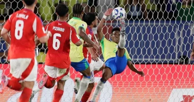 Brazili kthehet te “Samba”/ Skuadra e Ancelotti mundi me lehtësi 3-0 Kilin në “Maracana”