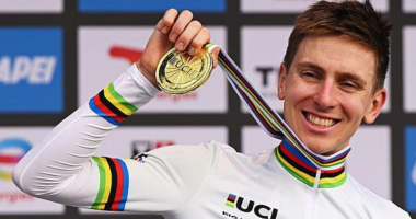 Pogaçar “pushton” botën/ Çiklisti i shkëlqyer slloven fiton edhe titullin e dytë radhazi