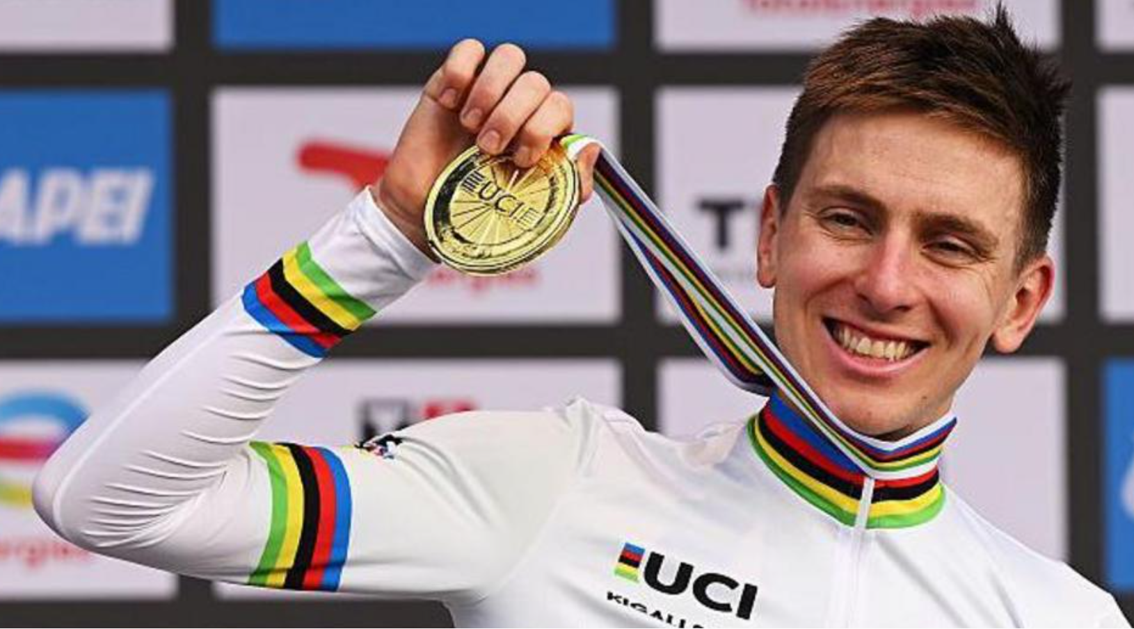 Pogaçar “pushton” botën/ Çiklisti i shkëlqyer slloven fiton edhe titullin e dytë radhazi