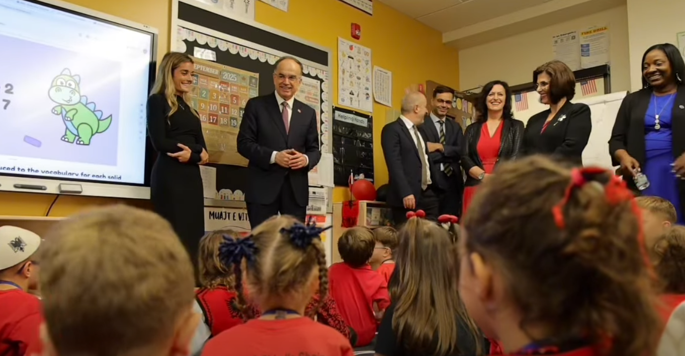 Presidenti Begaj: Shkolla dygjuhëshe unike në New York urë lidhëse mes brezave, kulturave dhe kombeve