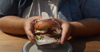 Obeziteti kërcënim për fëmijët/ Mjekët: Shfaqin probleme me zemrën dhe skoliozën