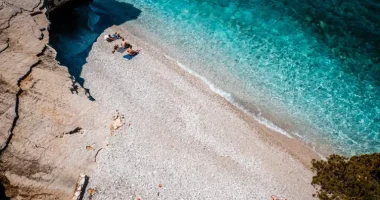 Media italiane: Plazhet më të bukura në Shqipëri nga veriu në jug