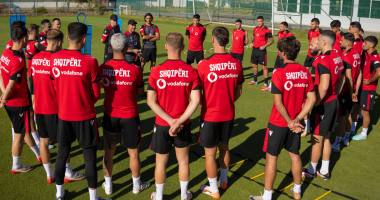 Kombëtarja stërvitet e plotë/ Trajneri Sylvinho zëvendëson të dëmtuarit dhe Bajramin