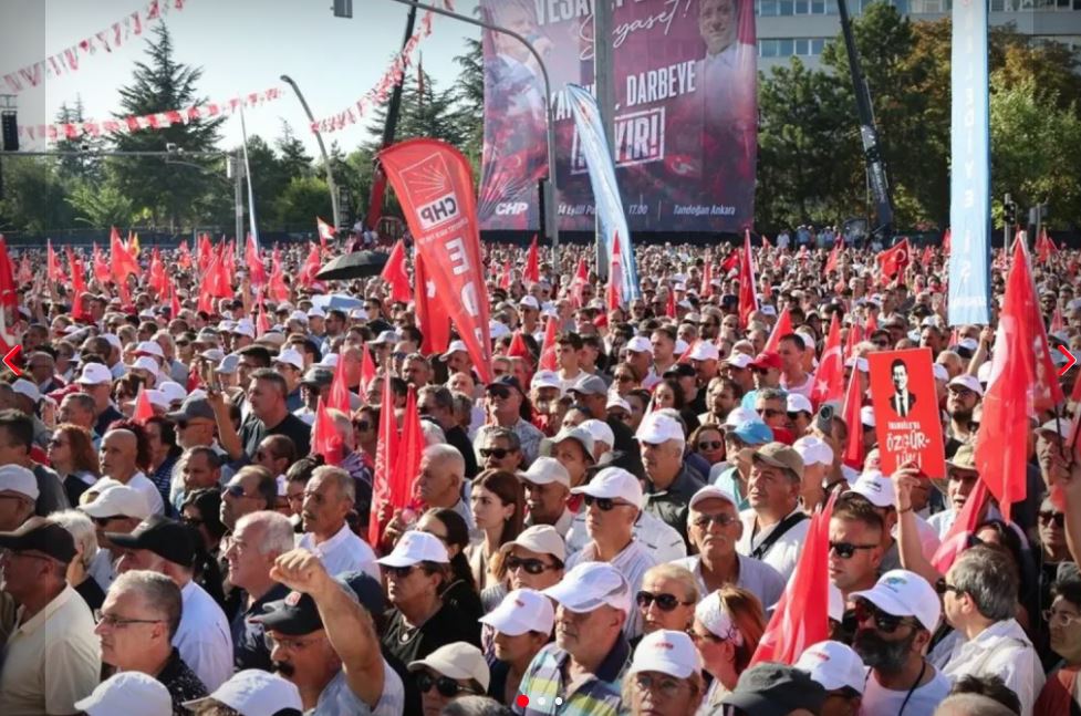 Protesta masive në Ankara kundër gjyqit ndaj opozitës