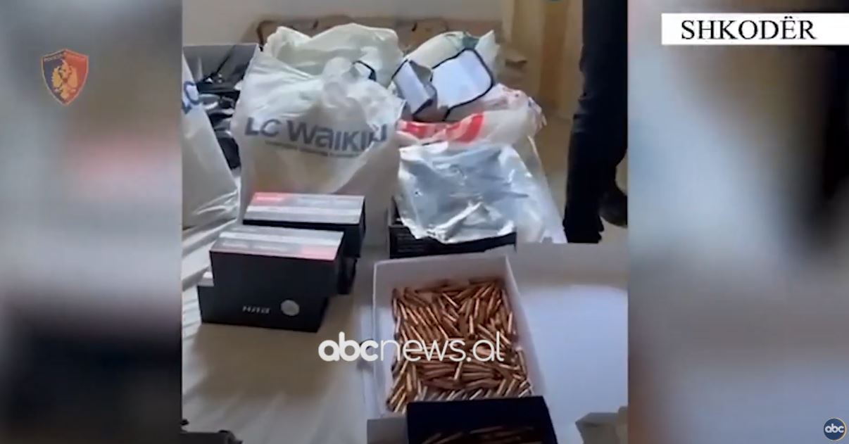VIDEO/ Brenda bazës së municioneve luftarake të dy të kërkuarve të masakrës në Shkodër