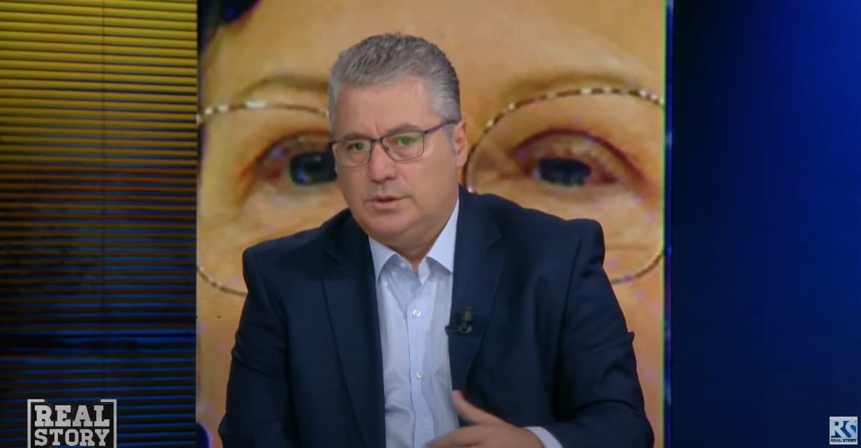 A mundet “Diella” të jetë në krye të një dikasteri?! Skënder Minxhozi ngre 3 pyetje në “Real Story”