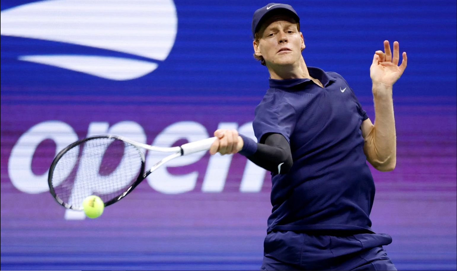 Triumfon “alieni” Sinner/ Numri 1 i botës jep versionin më të mirë, arrin çerekfinalen