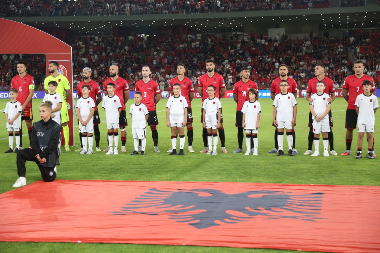 Sylvinho paralajmëron dështimin? Është më e vështirë të shkosh në Botëror sesa në Europian