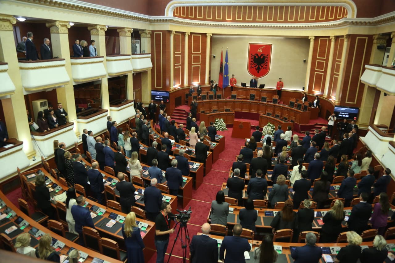 Nis Legjislatura e re parlamentare/ Kuvendi rihapi dyert, sot pasdite betohen deputetët