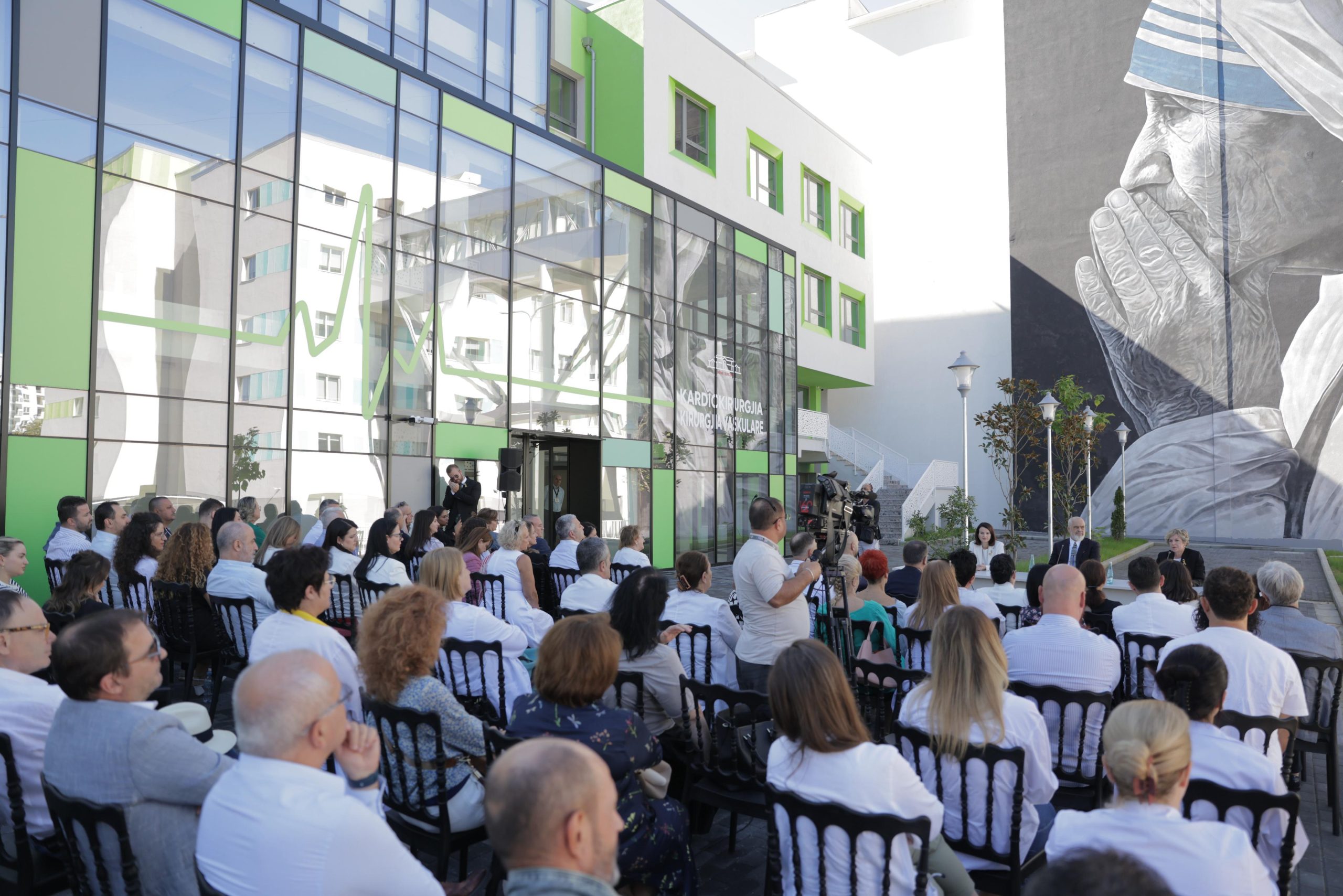 “Teknologjia bekim për ne”/ Rama: Momenti i duhur për të rienergjizuar veten. Na duhet trupë mjekësore e mirëinformuar