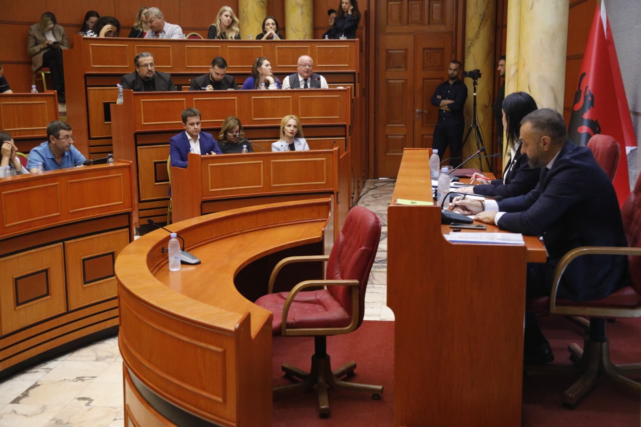 PS për PD: Veliajn ta shkarkojmë bashkë! Bashkohen tre kërkesat në një akt të vetëm