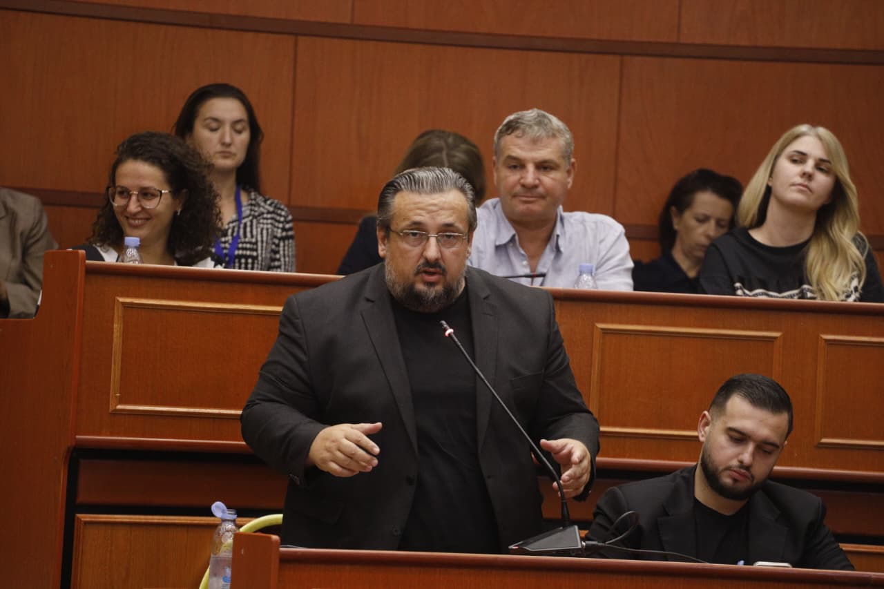 “Duhet të dëgjohej”, Teliti në mbledhjen e Këshillit Bashkiak: Do ta votoj me të dyja duart shkarkimin e Veliajt