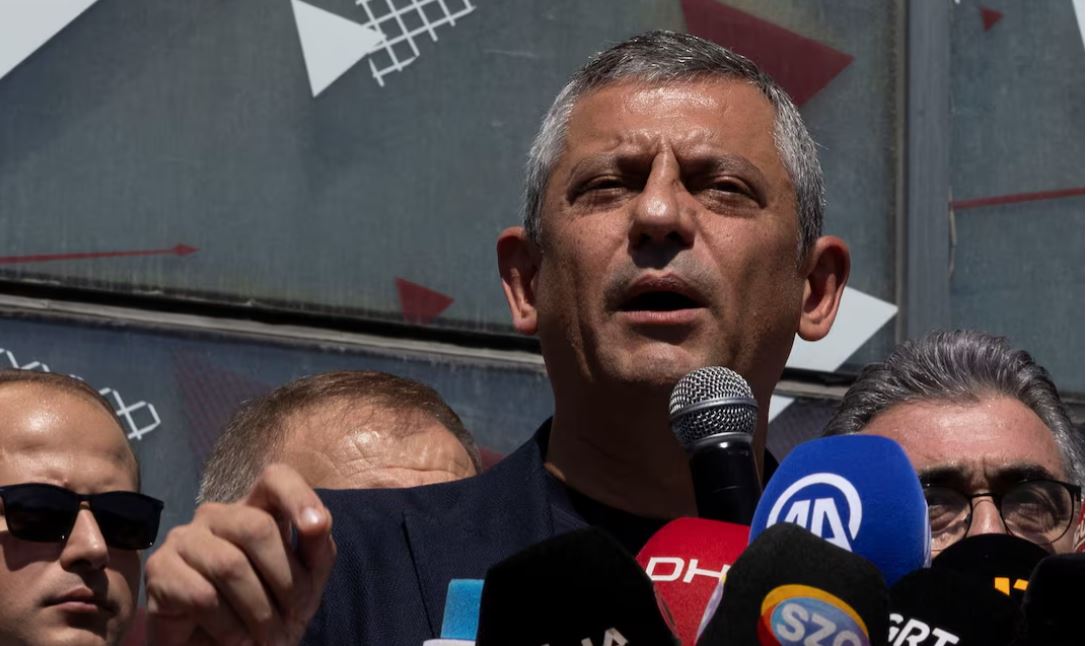 Autoritetet turke urdhërojnë arrestime të reja të zyrtarëve të opozitës