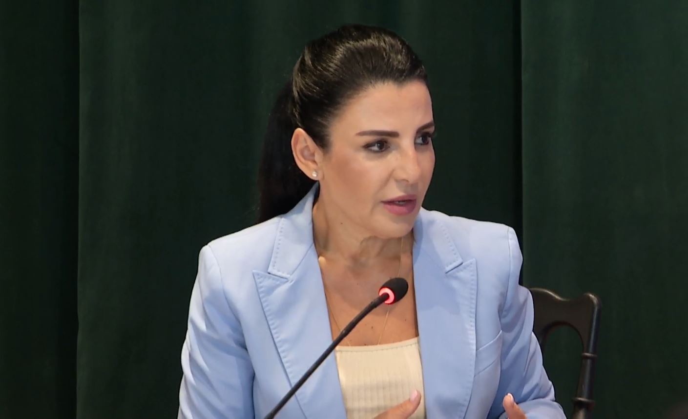 Ministrja Balluku: Uji i pijshëm s’mund të përdoret për lavazhe makinash dhe mbushje pishinash