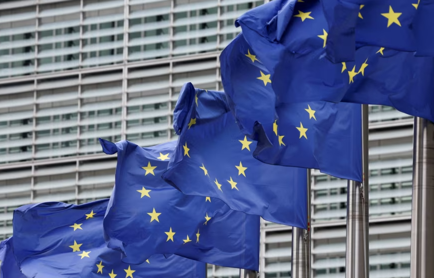 Edhe BE kritika Kurtit: “Veprime të pakoordinuara, mbylli zyrat serbe në Mitrovicë”